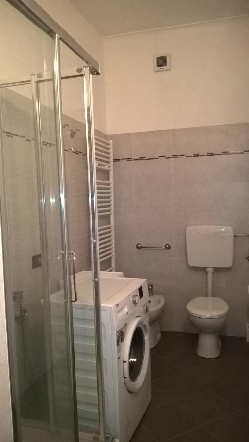 Casa Nebieu In Edificio Indipendente Nel Centro Di Monforte Monforte dʼAlba Exteriér fotografie